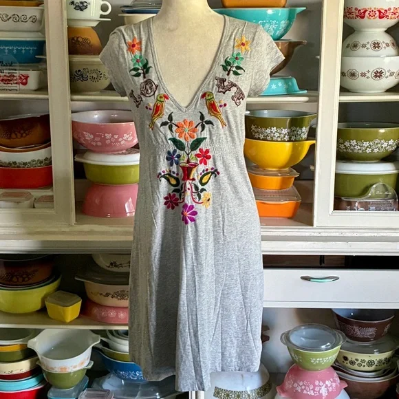 Johnny Was JWLA Love, Floral, and Birds Gray Tunic Dress - Size Medium - Picture 2 of 15